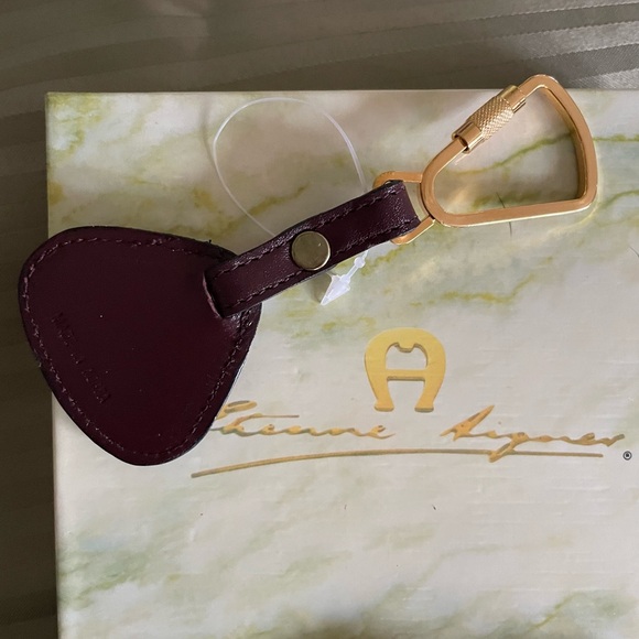 Vintage Etienne Aigner Deep Burgundy Leather Wallet Set , Key Ring and Mirror - Picture 3 of 16